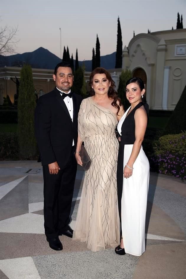 Homero Barrera, Martha McDonald y Anylu Zertuche