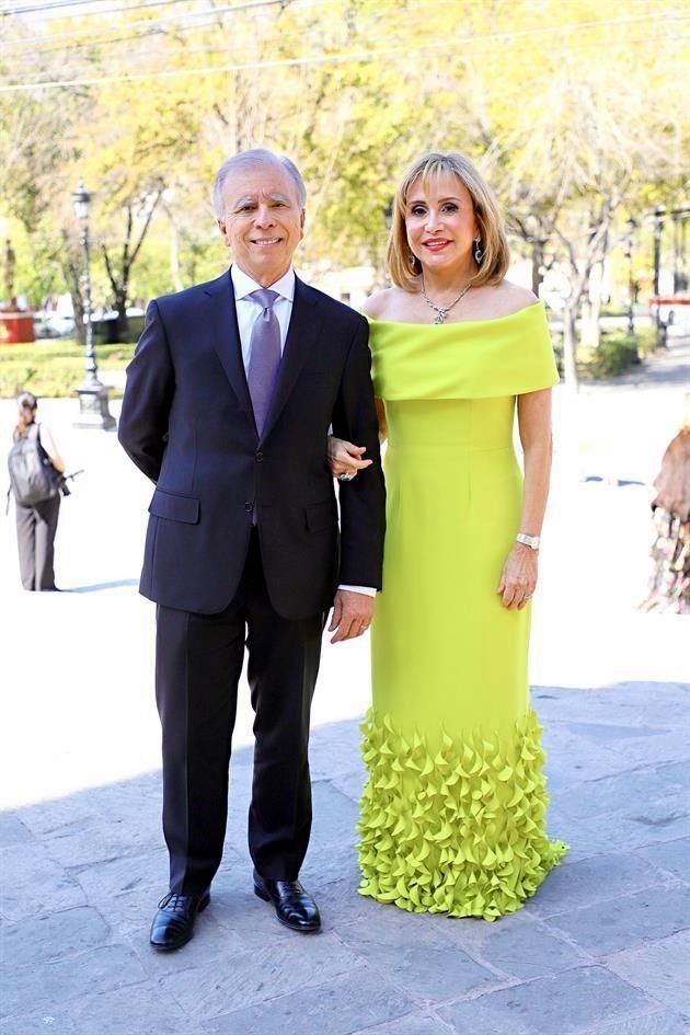 Óscar de la Garza y María Clariond de De la Garza