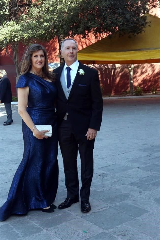 Gabriela Villarreal de Backhoff y Erich Backhoff