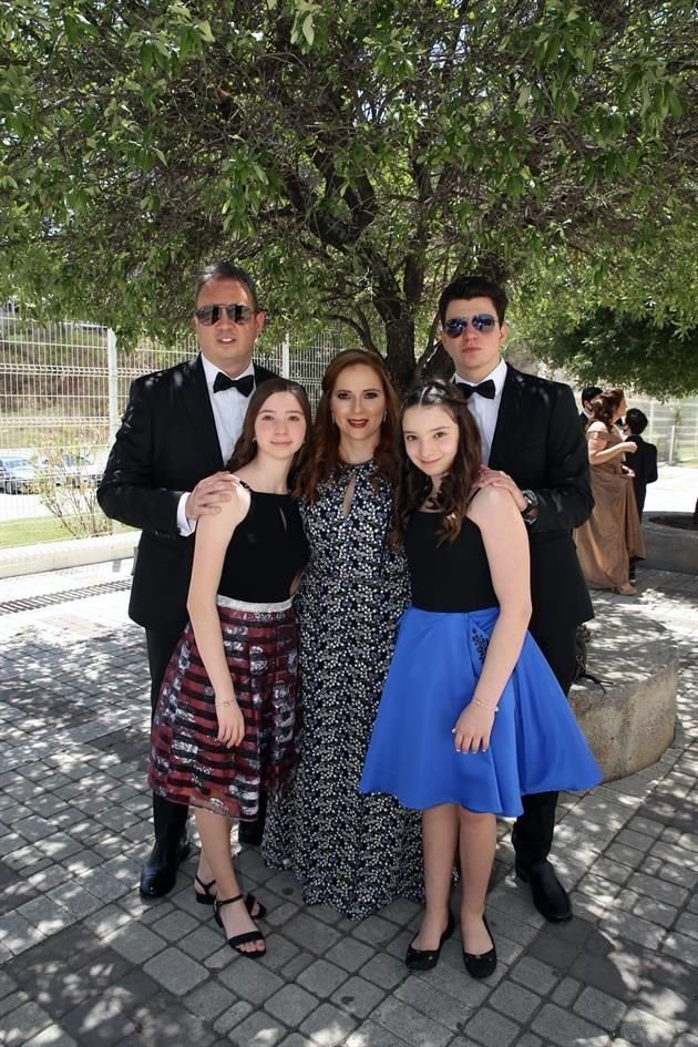 Hernán Villarreal, María Paula Villarreal Ochoa, Mónica Ochoa, Regina Villarreal Ochoa y Hernán Villarreal Ochoa