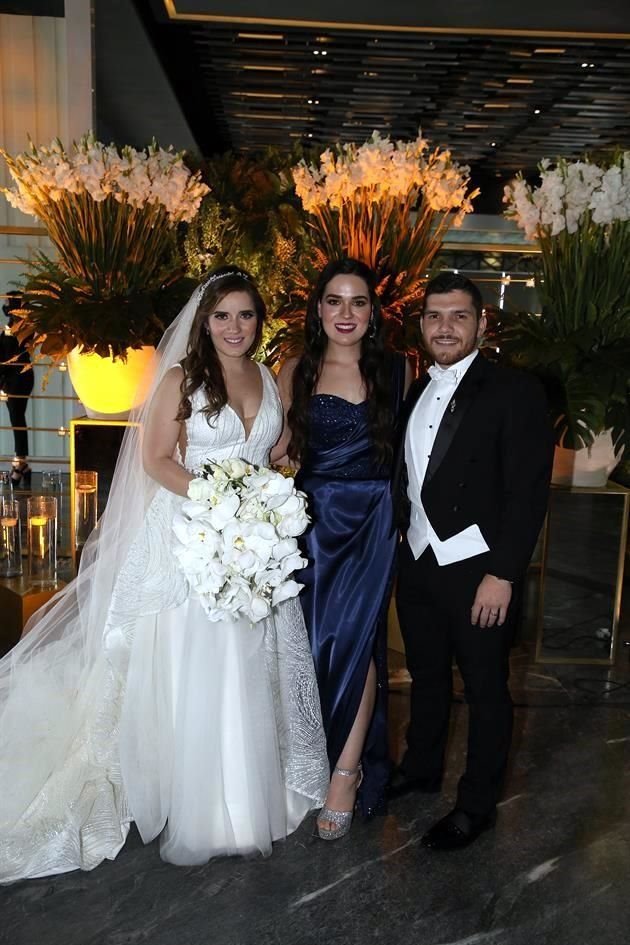 Daniela Espinoza Vargas, Pamela Espinoza Vargas y Hugo Lazcano Cantú