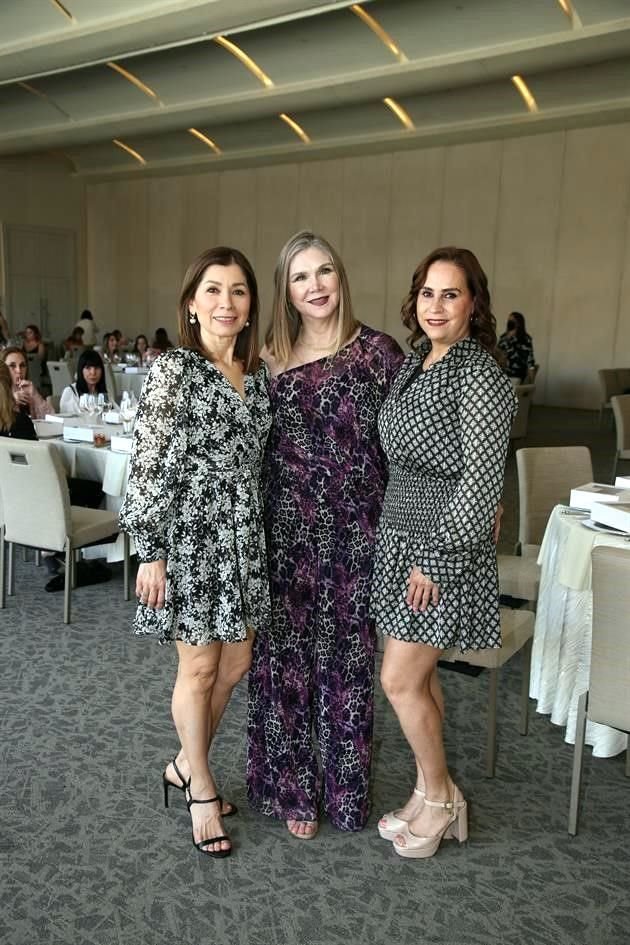 Lupita Arriaga de Cerda, Mayra García Ayala y Adriana Cano de García