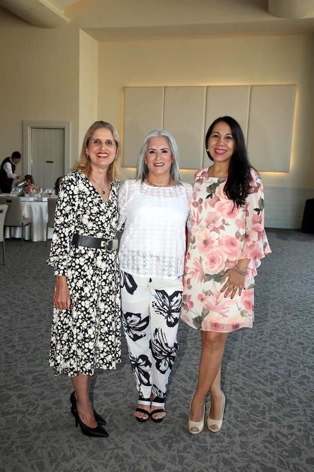 Alicia Garza, Leticia Solís y Laura Castro
