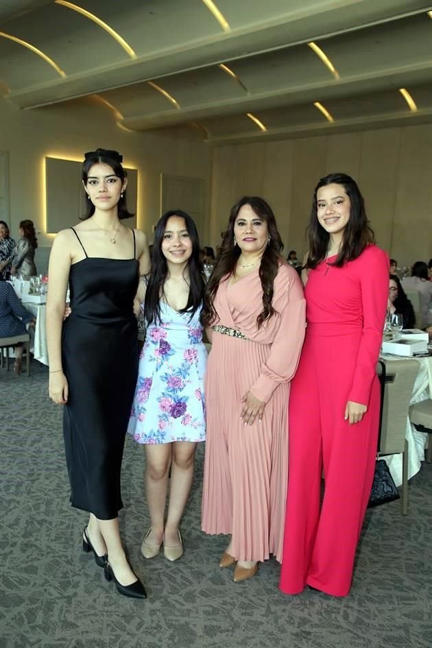 Camila Rodríguez, Ivanna Rodríguez, Laura Bañuelos y Daniela Rodríguez