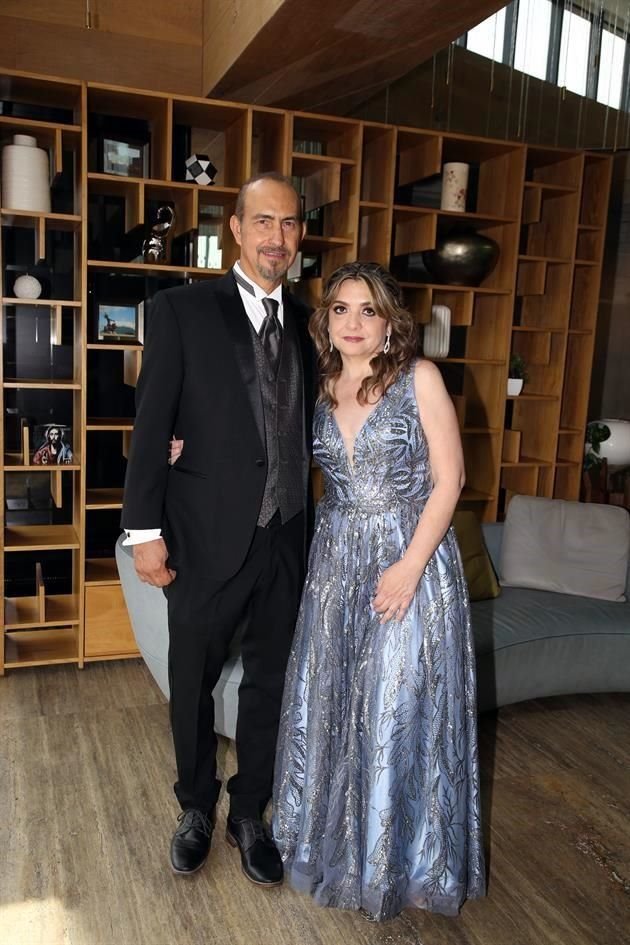 Raúl Treviño Garza y Margarita Martínez Capistrán