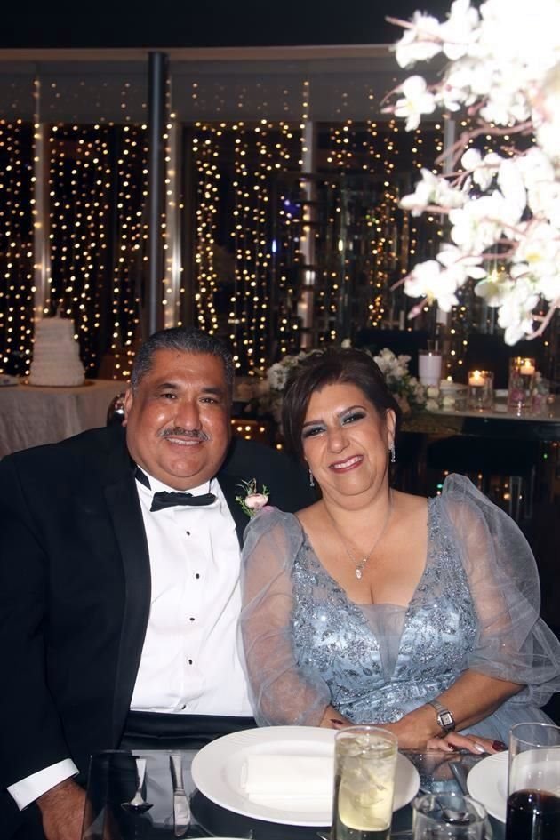 Jesús García y Cecilia de García
