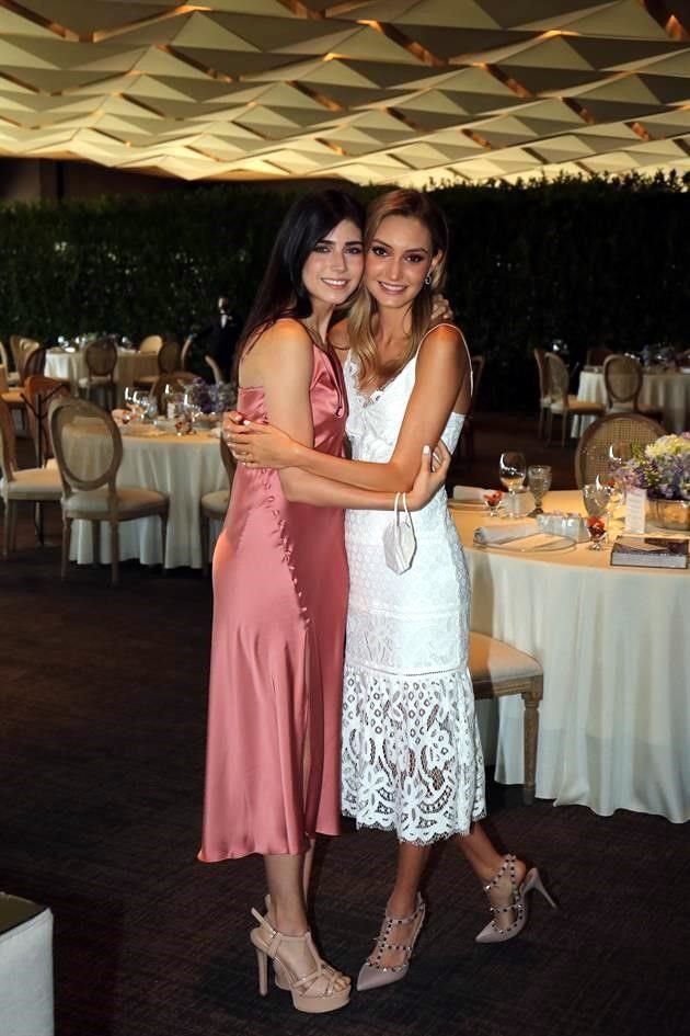 Lorena Frías con la novia