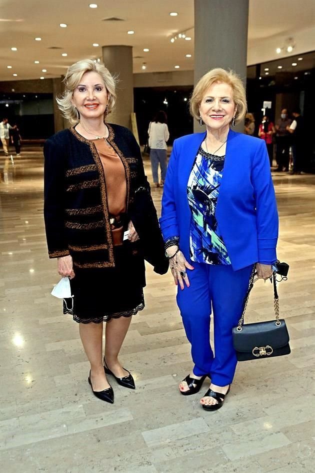 Alma Coello y Sandra Santos de De la Garza
