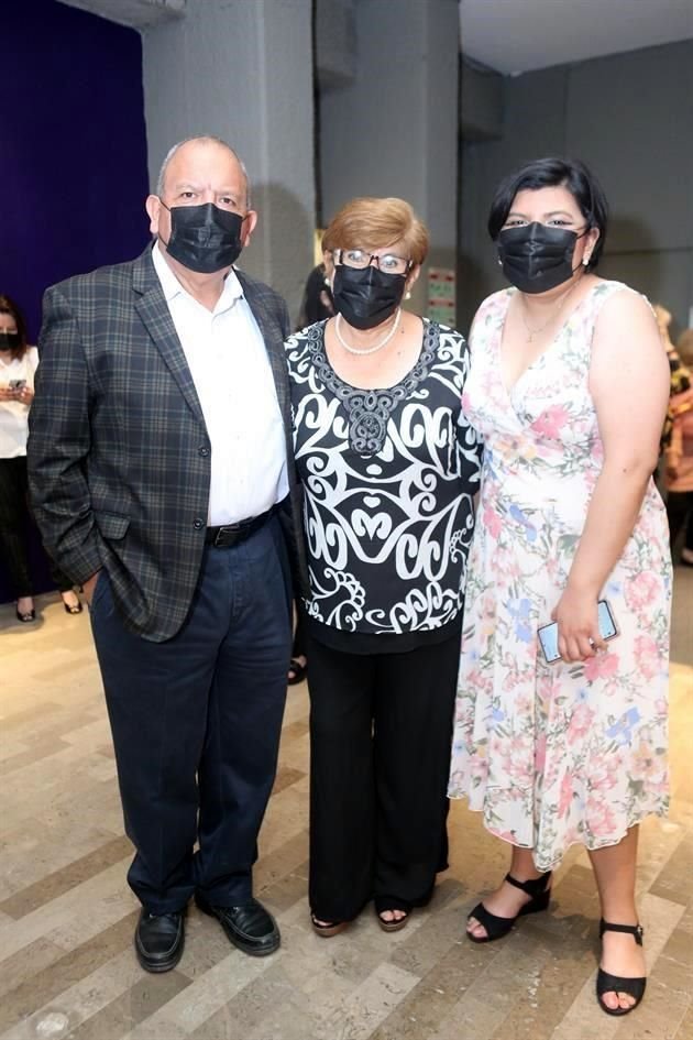 Gerardo Robles, Martha Patricia Gámez y Verónica Robles