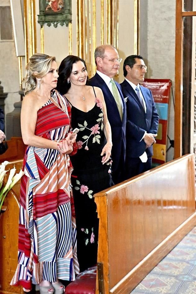 Lucila de García, Mónica de Cheto, Luis Cheto y Carlos García
