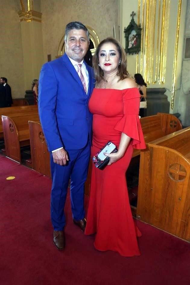 José Alfredo Salazar y Griselda Cavazos