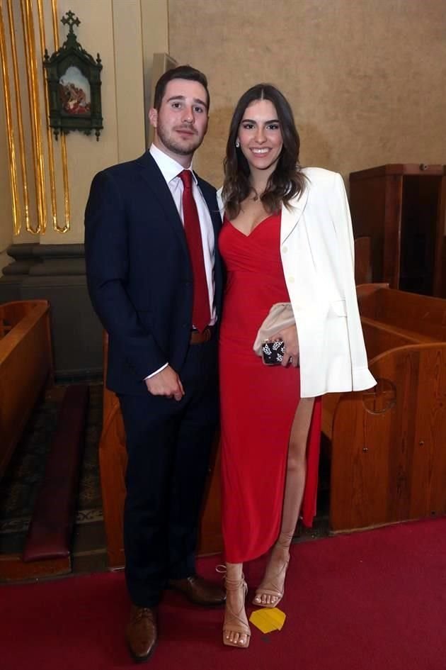 Arturo Astaburuaga y Daniela Hernández
