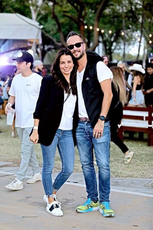 Gladys Santibáñez de Llantada  y Nacho Llantada