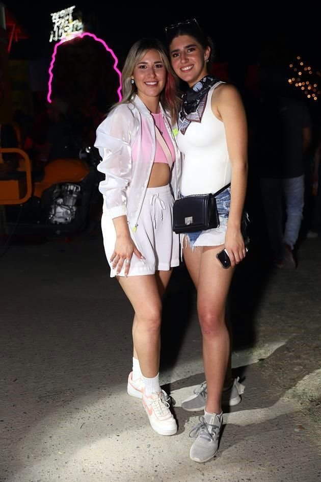 Pau Bárcena y Ale Almaguer