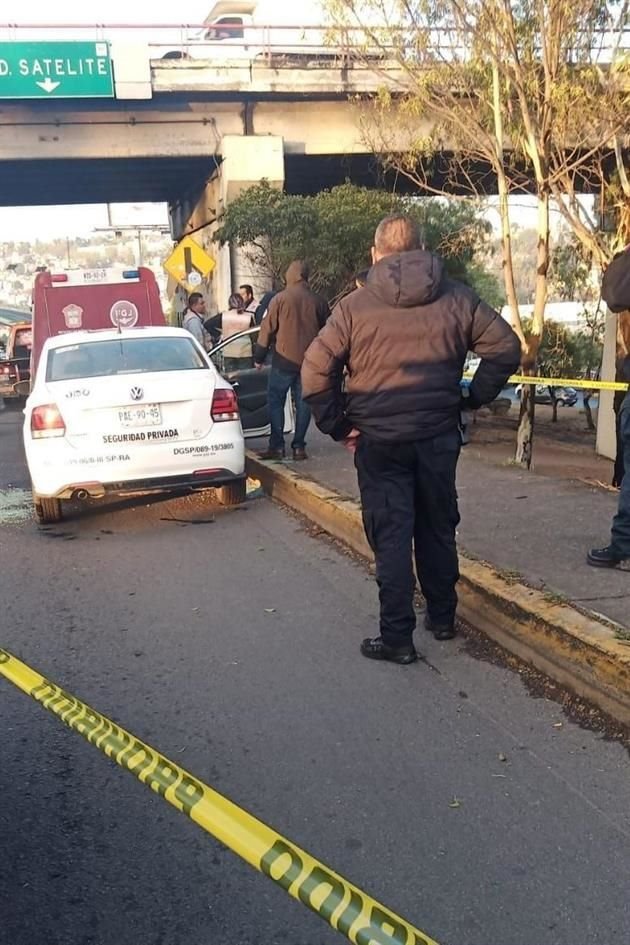 Dos vehículos interceptaron al auto de seguridad y dispararon contra los custodios quienes recibieron impactos en el tórax.