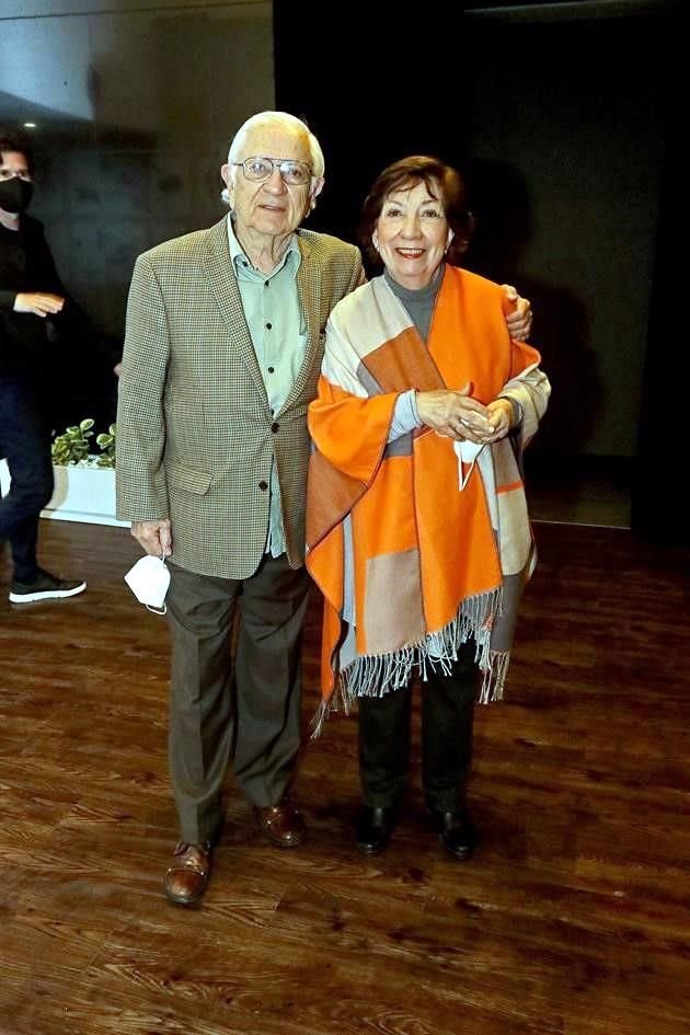 Juan Llaguno y Mirna Rivera de Llaguno