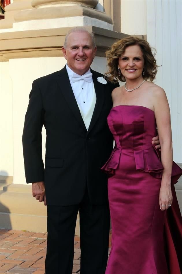 Carlos del Valle de la Garza y Lorena Sada de del Valle