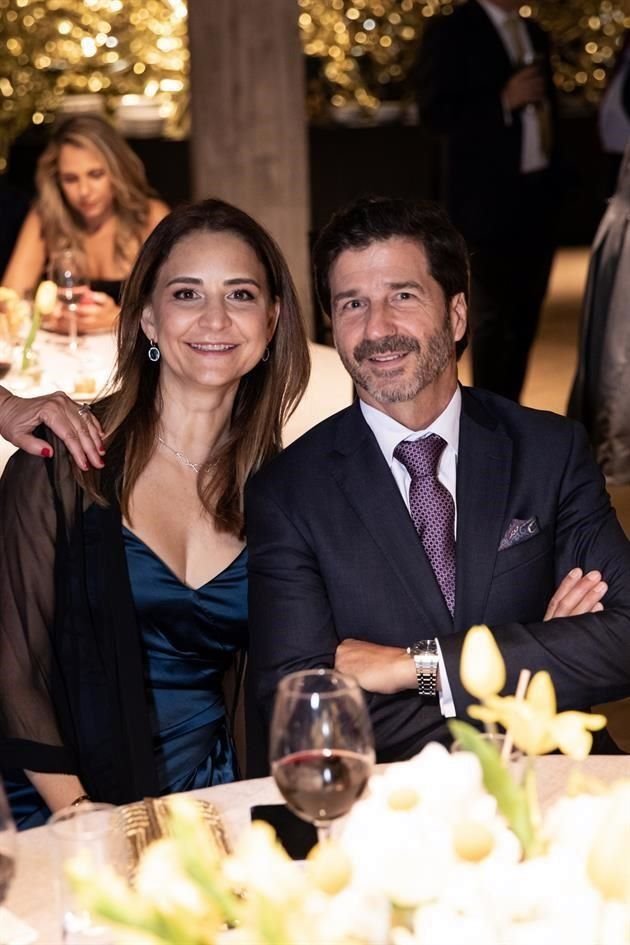 Cynthia de la Garza de Herrera y Juan Carlos Herrera