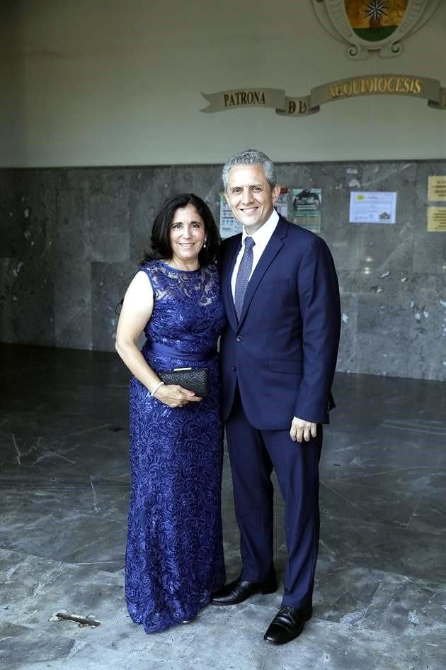 María Elena Fernández de Coronado y Alberto Coronado