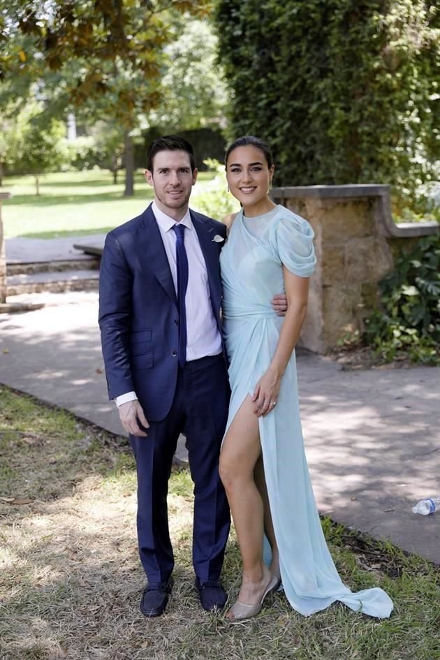 Adrián Garza Guajardo  y Roberta Treviño de Garza