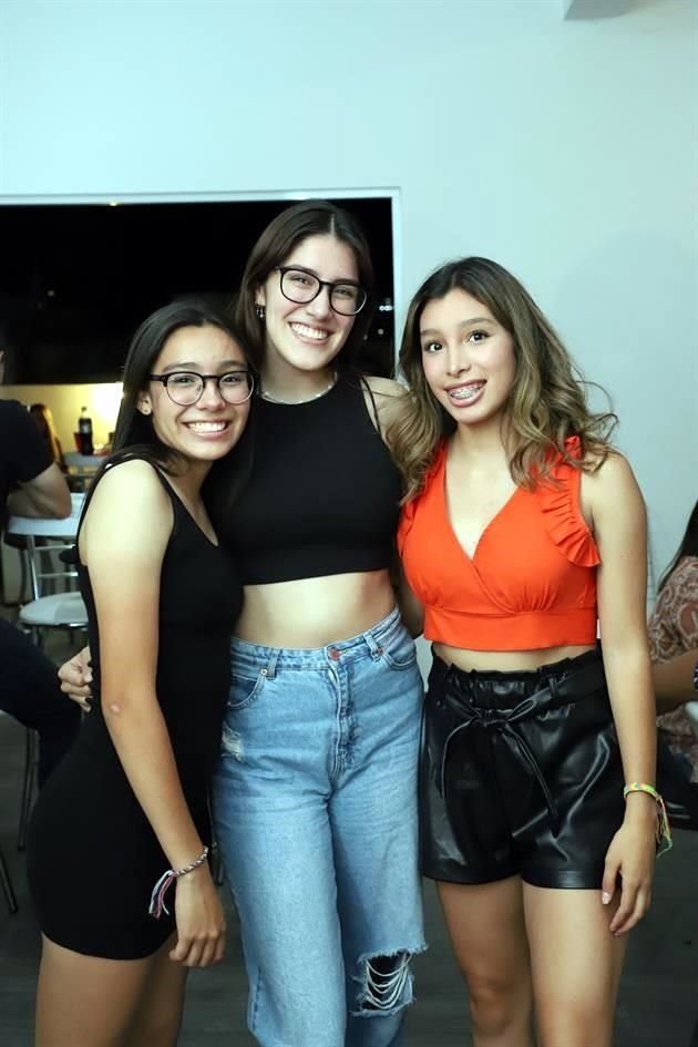 Jocelyn Martínez, Tessie Martínez y Aylin Martínez.<br><br>