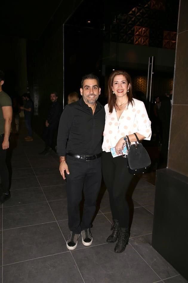 Alejandro Romano y Erika Vázquez