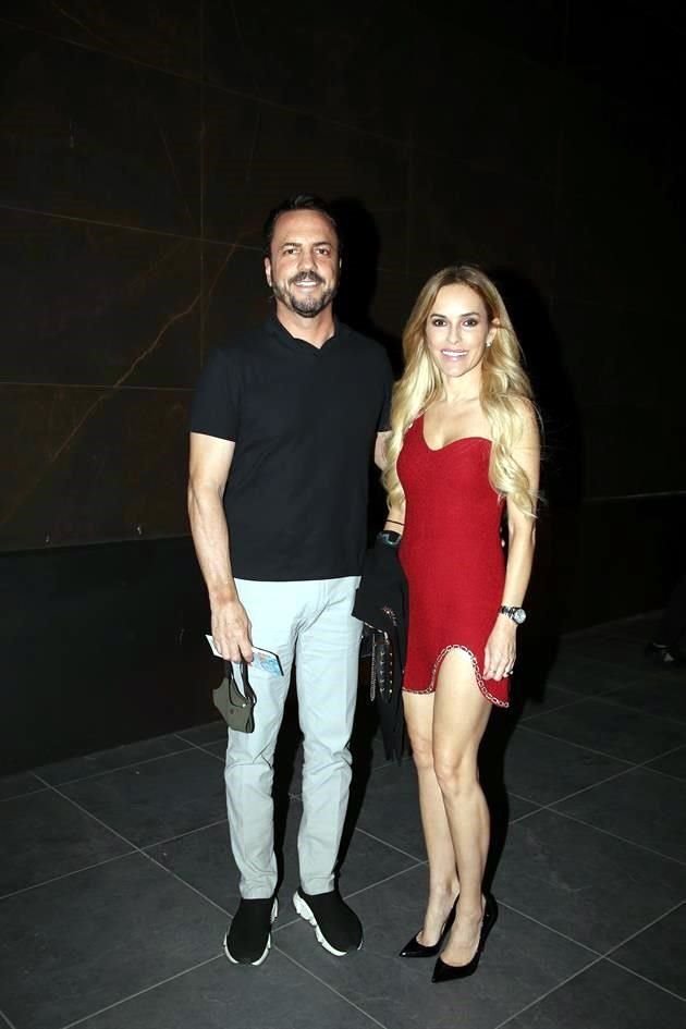 Enrique Ruiz y Anabella de Hoyos