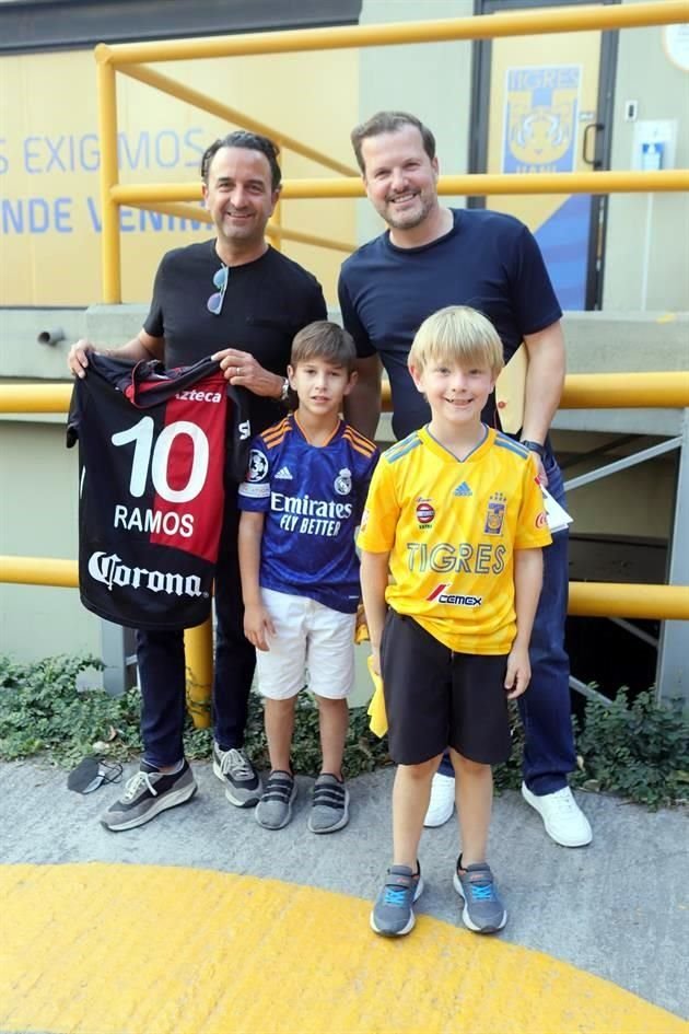 Arturo Ramos, Alfredo Martínez, Gabriel García y Alfredo Martínez Jr.