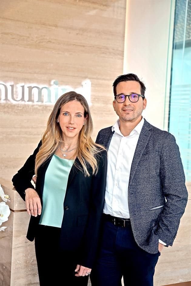 Mónica Zambrano y Óscar de la Garza
