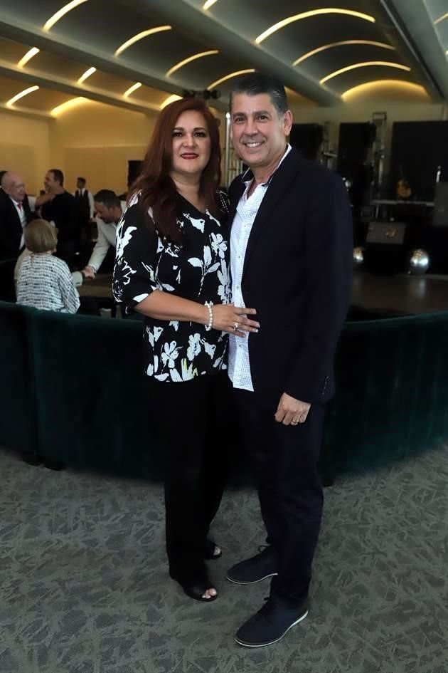 Elena Maricela Arroyo y Antonio Martínez