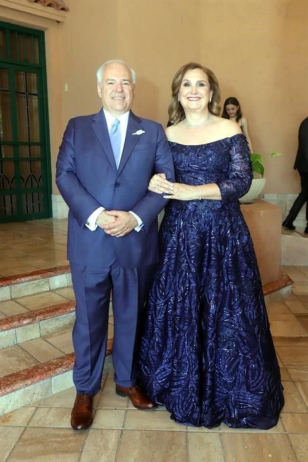 Alejandro Páez Jiménez y Adriana Touché de Páez