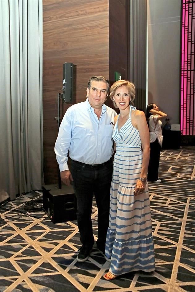 Jorge Lozano y  Alejandra Maiz de Lozano