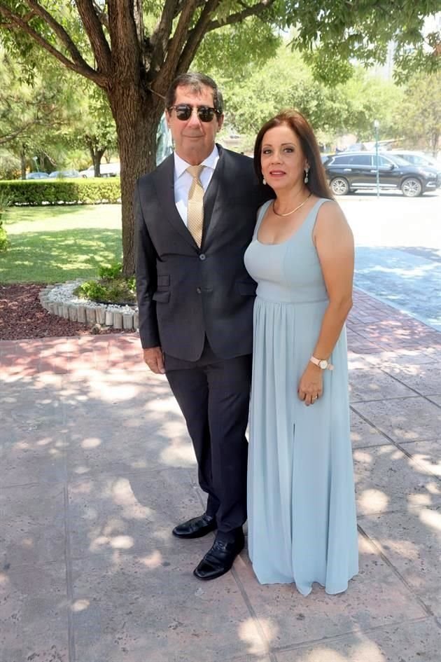 Javier Paéz y Carolina de Páez