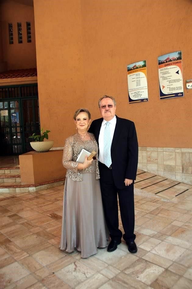 Graciela Garza y Gregorio Cortés
