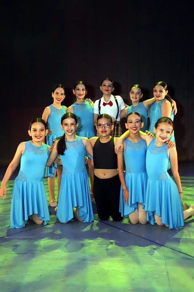 Carolina Rodríguez, Camila Rivera, María Ibarra, Martina Sesma, Romina García, Denisse Hernández, Natalia del Valle, Valeria Sánchez, Paulina Cantú y Eugenia del Valle
