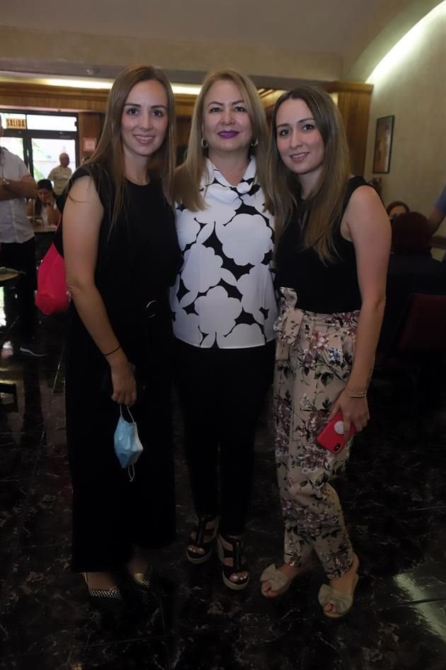 Karina Fuentevilla, María Luisa Fernández de Fuentevilla y Cristina Fuentevilla