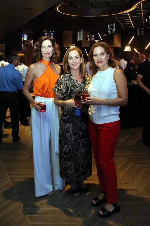 Vero Hernández de Benítez, Vilma Salas de Guzmán y Claudia Galván de Garza 