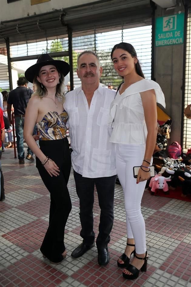 Leslie Peña, Raúl Peña e Ivania Peña