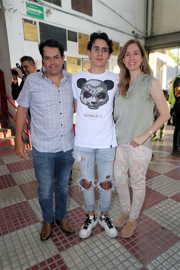 Leonardo Guajardo, Rodrigo Guajardo y Perla de Guajardo
