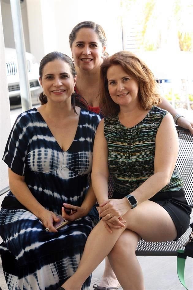 Alejandra Delgado, Gabriela Delgado y Tere Treviño