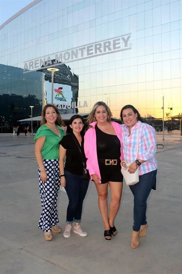 Diana Villarreal, Liliana Fuentes, Laura Aguirre y Betzabe Rivas