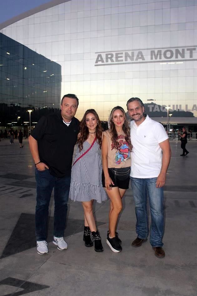 Jorge Figueroa, Samantha de Figueroa, Marcela de Martínez y Carlos Martínez