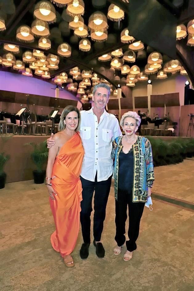 Rosy Winterman, Miguel Ortiz Monasterio y Eugenia Winterman