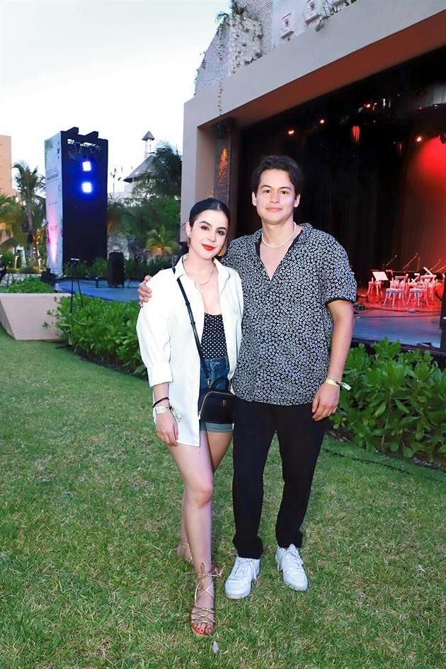 Ana Paula Capetillo y Pablo Méndez