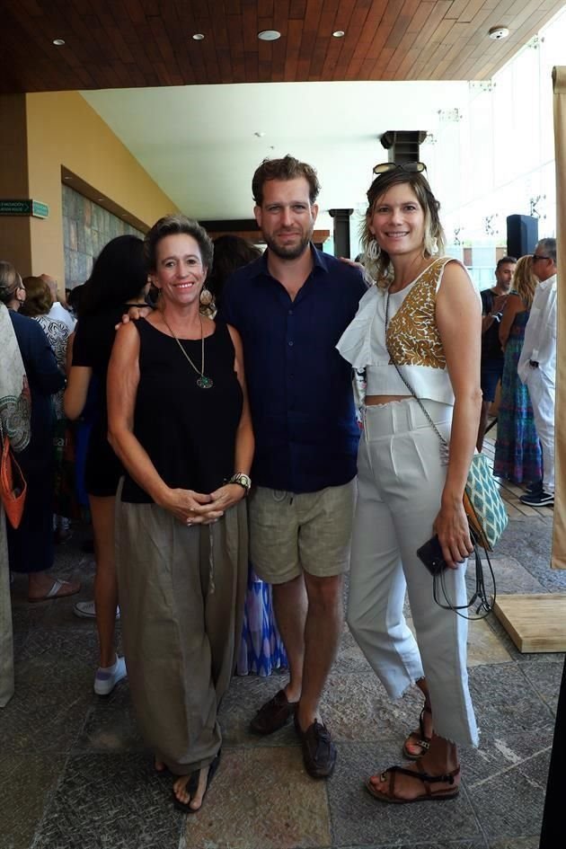 Cristal de la Parra, Julian Pregardien e Ivette Lakatos