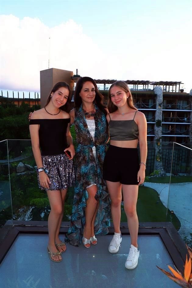Anyk Madrazo, Paulina Madrazo y Cassandra Flores