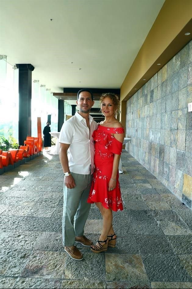 Hugo de la Barreda y Daniela Magún