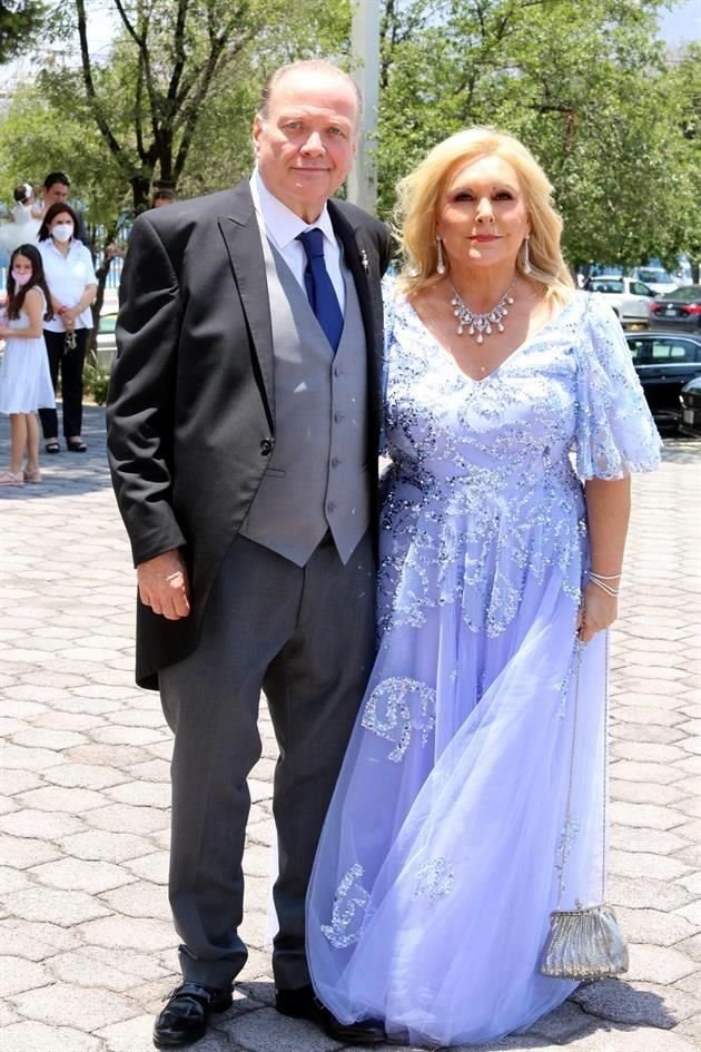 Sharon Back y Miriam Villarreal de Back