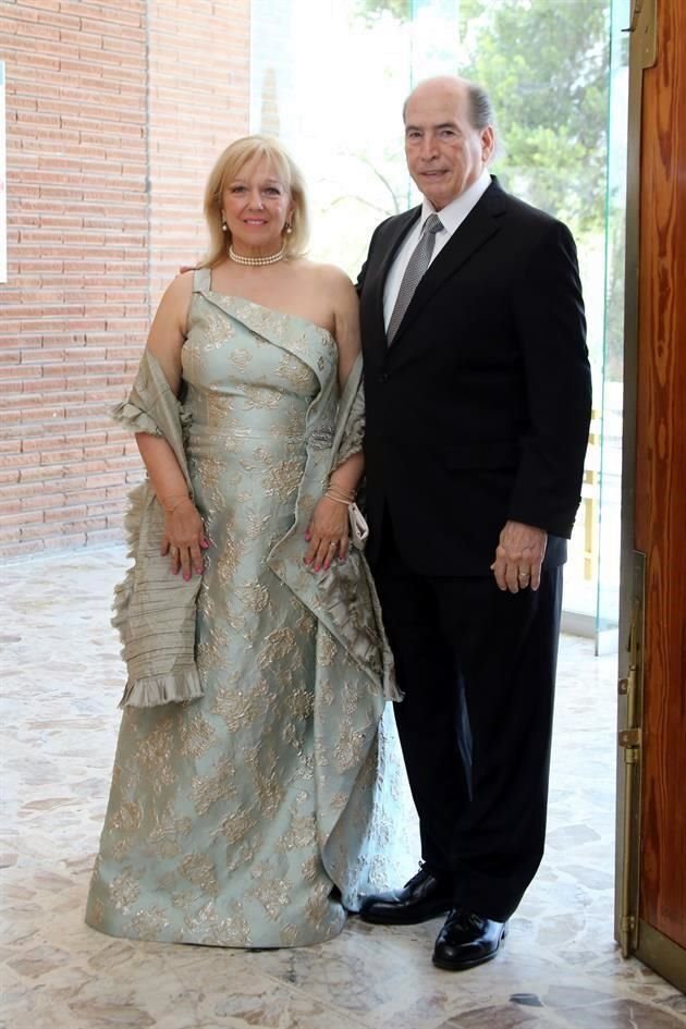 Eloísa de los Santos de Villarreal y Gilberto Villareal