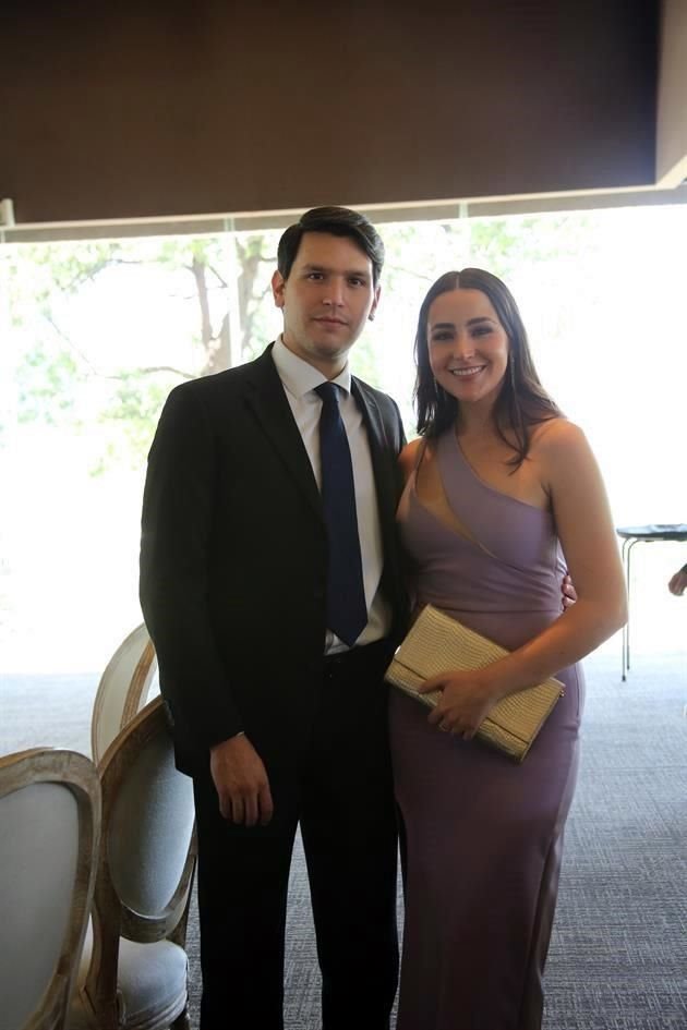 Gabriel Lozano y Regina Andonie